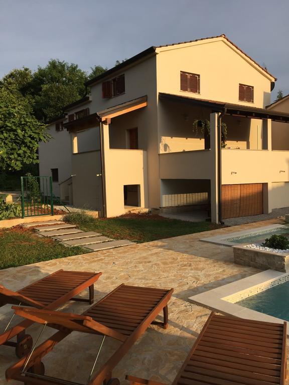 Holiday Home Maver Forty Porec Bagian luar foto