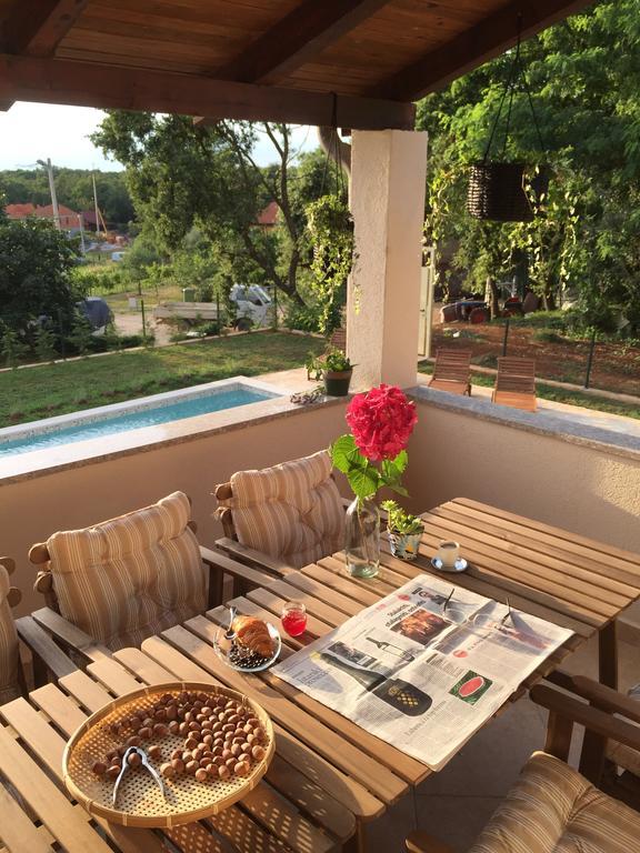 Holiday Home Maver Forty Porec Bagian luar foto