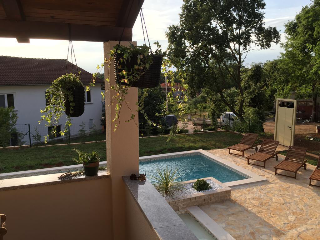 Holiday Home Maver Forty Porec Bagian luar foto