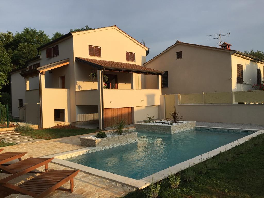 Holiday Home Maver Forty Porec Bagian luar foto