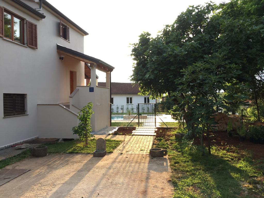 Holiday Home Maver Forty Porec Bagian luar foto