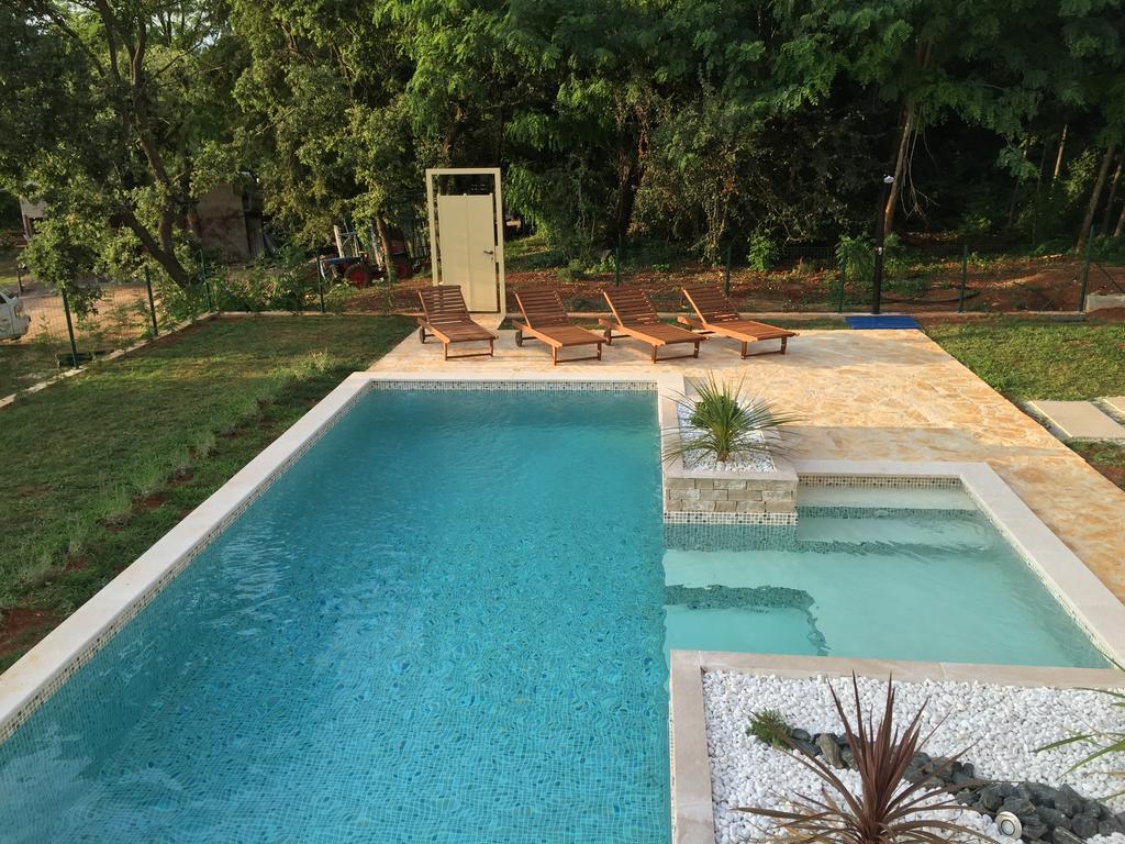 Holiday Home Maver Forty Porec Bagian luar foto